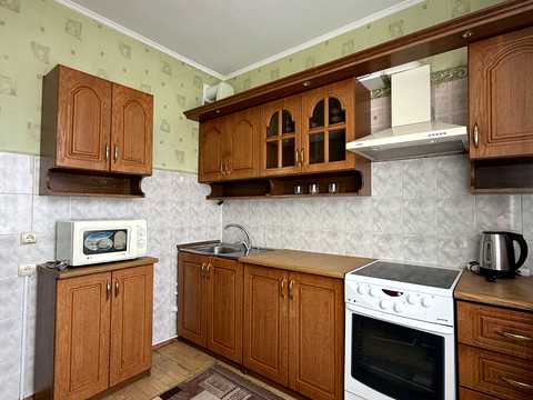 квартира за адресою Анни Ахматової вул., 16-В