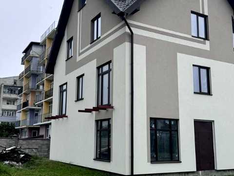 комерційна за адресою Козика Михайла, 25