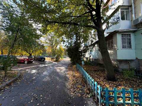 квартира за адресою Навроцького вул., 15