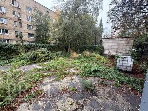 комерційна за адресою Леся Курбаса просп., 1-Б