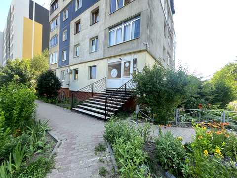 комерційна за адресою Червоної Калини просп., 104