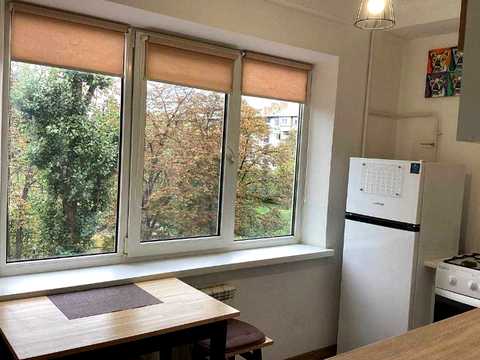 квартира по адресу Строителей ул., 9