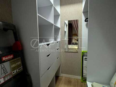квартира за адресою Київ, Микільсько-Слобідська вул., 12