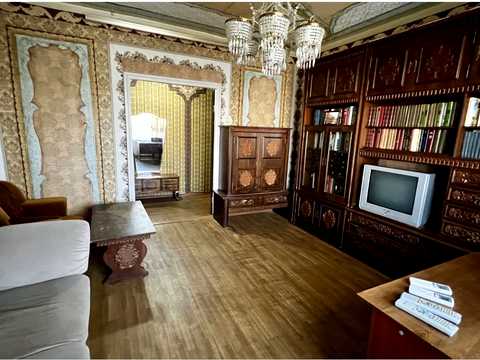 квартира за адресою Наддніпрянський просп. (50 років СРСР), 1Б