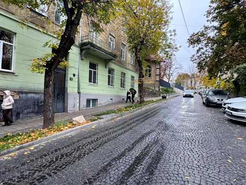 комерційна за адресою Чернігівська вул., 14