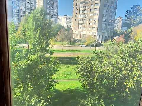 квартира за адресою Дарницький бульв., 4
