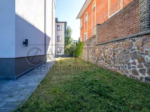 комерційна за адресою Київ, Яготинська вул., 4/10
