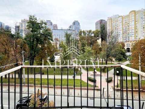 комерційна за адресою Івана Федорова вул., 10