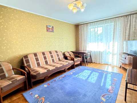 квартира за адресою Анни Ахматової вул., 4