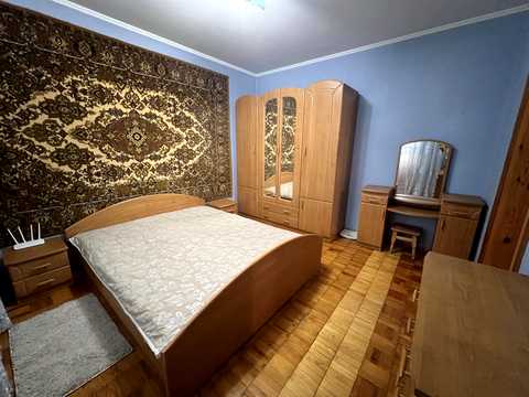 квартира за адресою Автозаводська вул., 77