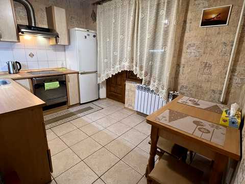 квартира за адресою Автозаводська вул., 77