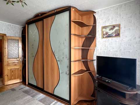 квартира за адресою Автозаводська вул., 77