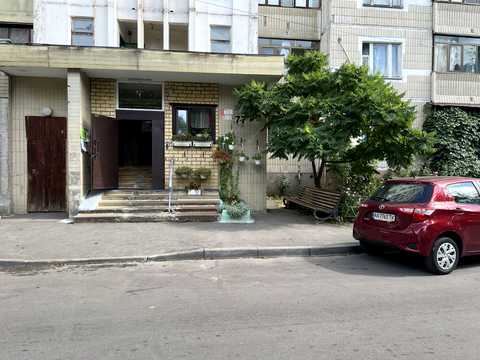 квартира за адресою Автозаводська вул., 77