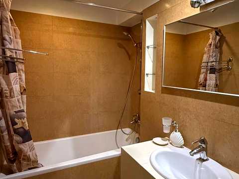 квартира за адресою Дарницький бульв., 8