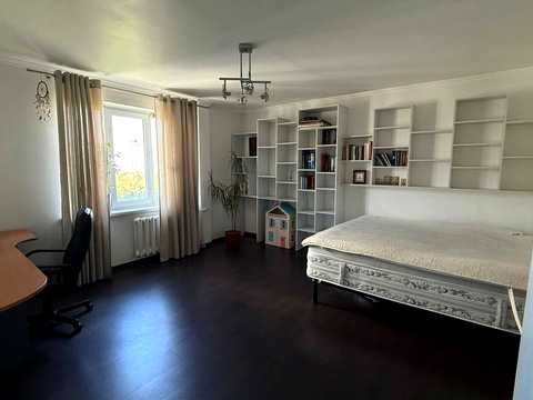 квартира за адресою Дарницький бульв., 8