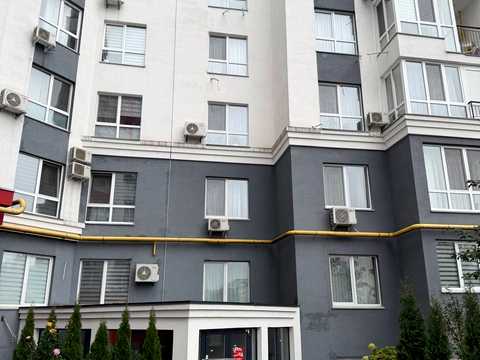 комерційна за адресою Єдності вул., 5