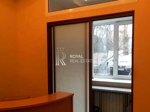 комерційна за адресою Банкова вул., 12