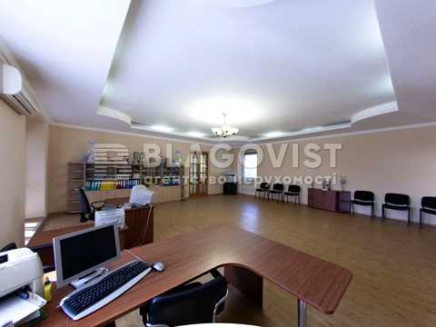 комерційна за адресою Інститутська вул., 22/7