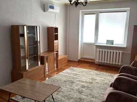 квартира за адресою Київ, Лариси Руденко вул., 7