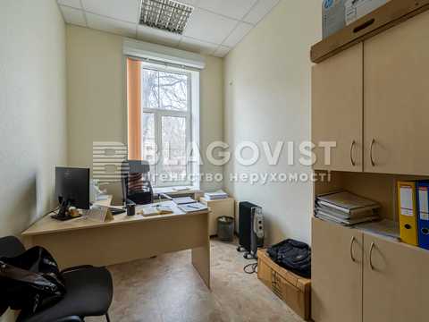 комерційна за адресою Гоголівська вул., 39