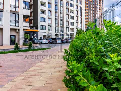 комерційна за адресою Київ, Дніпровська набережна вул., 18-Б