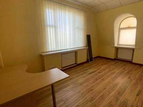 комерційна за адресою Саксаганського вул., 67Б