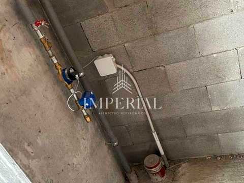 комерційна за адресою Салютна вул., 2к19