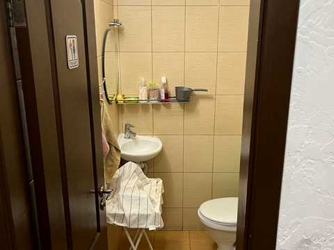 комерційна за адресою Київ, Анни Ахматової вул., 13