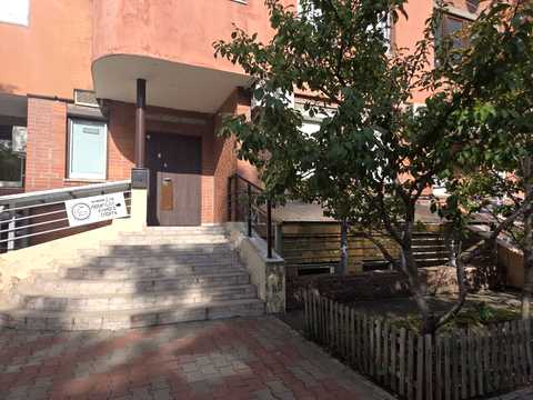 комерційна за адресою Київ, Анни Ахматової вул., 13