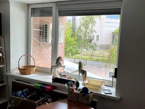 комерційна за адресою Київ, Анни Ахматової вул., 13