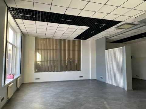 комерційна за адресою Межигірська вул., 82а
