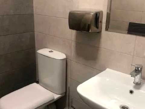 комерційна за адресою Межигірська вул., 82а