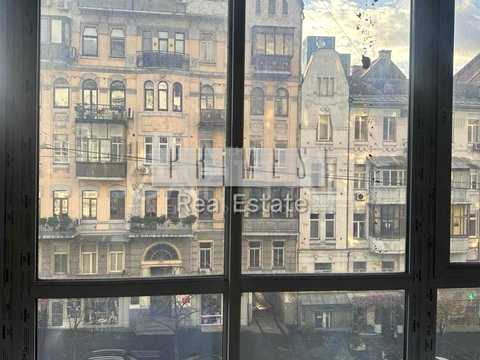комерційна за адресою Саксаганського вул., 80