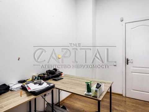 комерційна за адресою Залізничне шосе, 33
