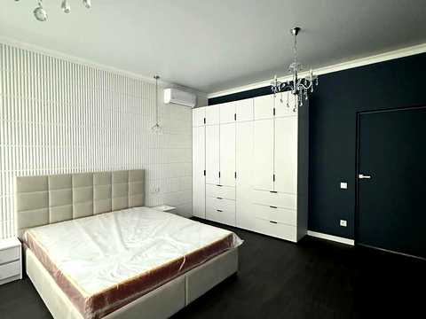 будинок за адресою Леоніда Каденюка вул., 4