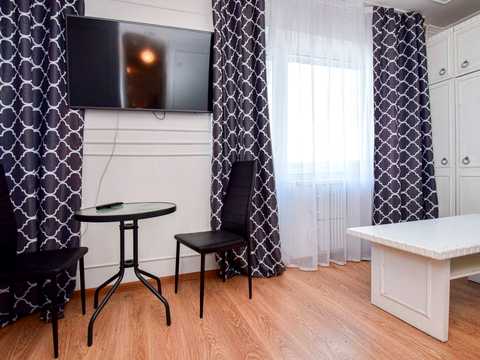 квартира за адресою Коновальця вул., 8