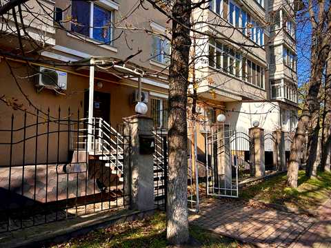комерційна за адресою Європейська вул. (Радянська), 4-Б