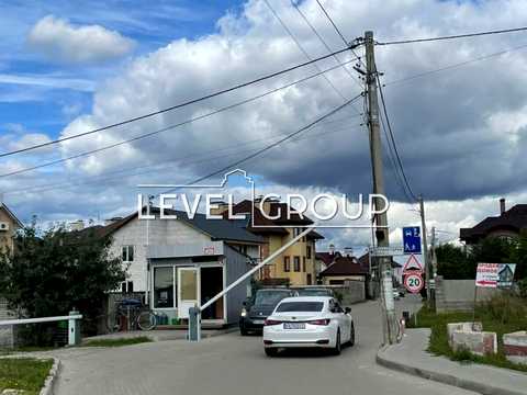 будинок за адресою Контактна вул.
