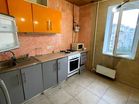 квартира за адресою Академіка Корольова вул., 71/1