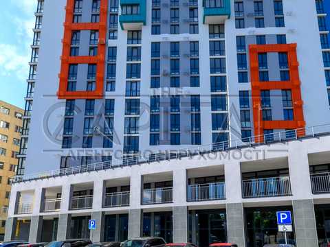 комерційна за адресою Кришталева вул., 1
