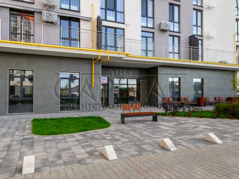 комерційна за адресою Кришталева вул., 1