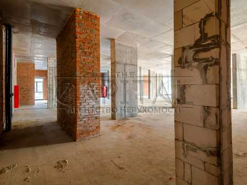 комерційна за адресою Кришталева вул., 1