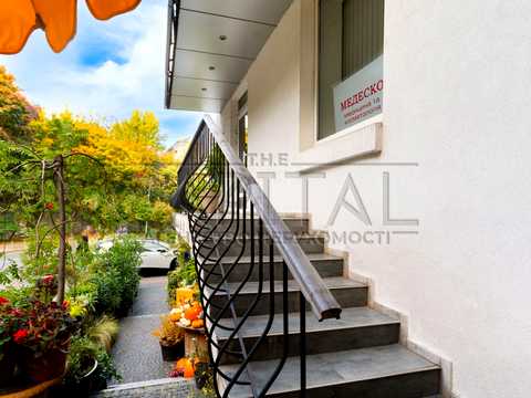 комерційна за адресою Кловський узвіз, 11