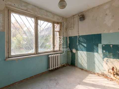 комерційна за адресою Київ, Звіринецька вул., 61