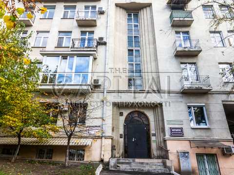 комерційна за адресою Володимирська вул., 83