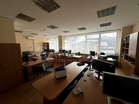 комерційна за адресою Кудрявський узвіз, 7