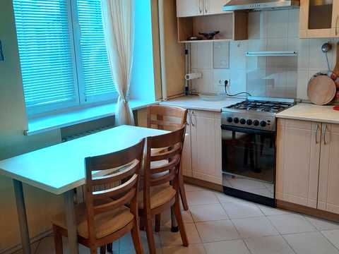 квартира за адресою Вокзальна вул. (Петровського), 8