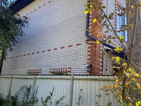 будинок за адресою с. Гатне, Озерна вул.
