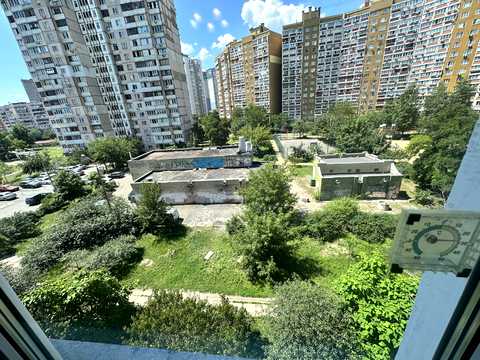 квартира за адресою Анни Ахматової вул., 39-А
