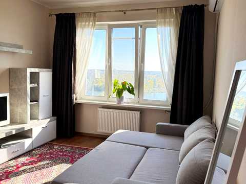 квартира за адресою Ревуцького вул., 54-Б